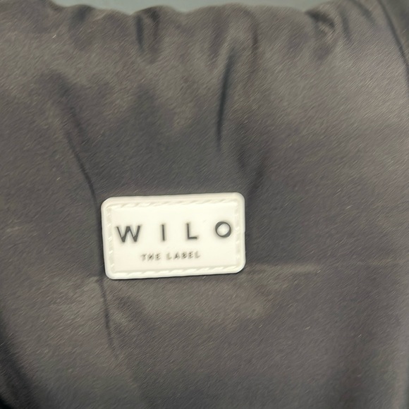 Wilo The Label | Black Book Bag w/ Carry-On Sleeve & Water Bottle Pockets 🖤 - Picture 2 of 7